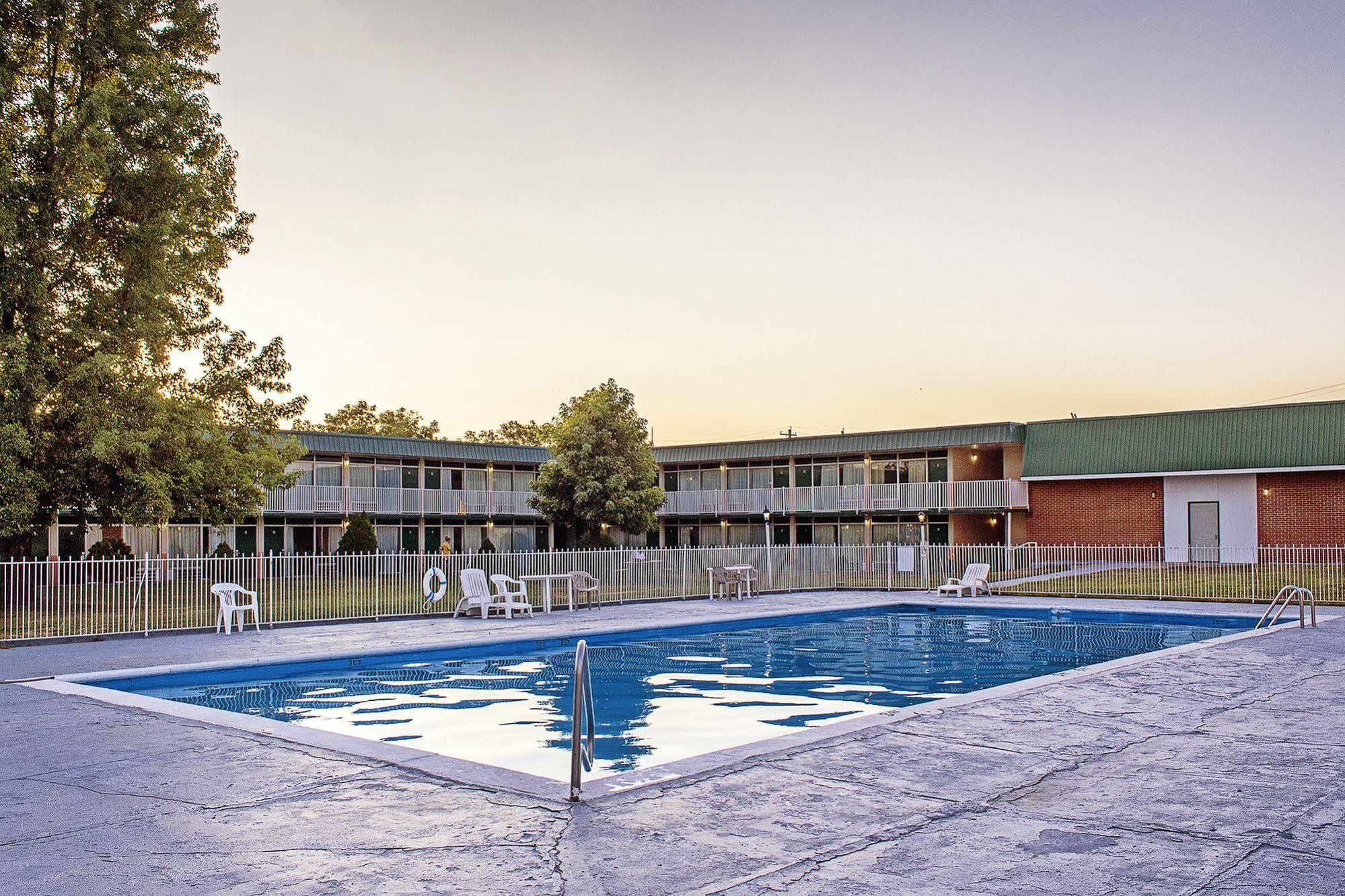 Budget Host Inn Lebanon Kültér fotó